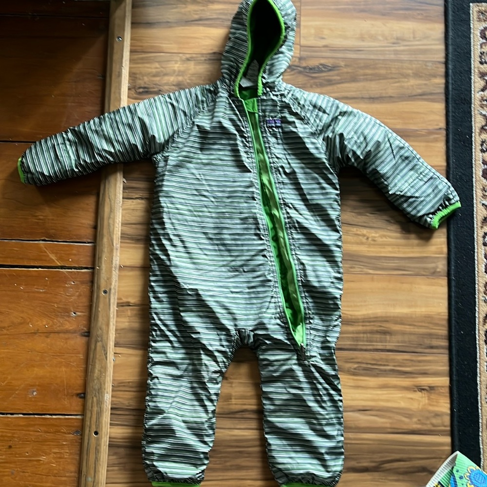 Patagonia reversible snow suit, size 3T